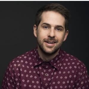 Ian Hecox – Bio, Wiki, Smosh, Girlfriend, Wife, Height, Ig,。